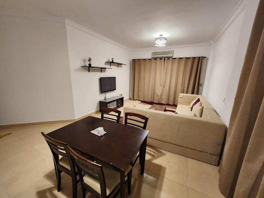 Apartment Stylish And Spacious *